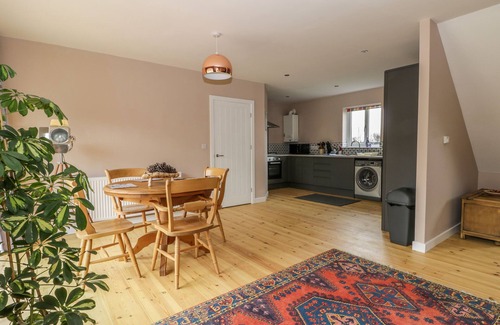 Leven Cottage | PIPISTRELLE COTTAGE, pet friendly in Brandesburton