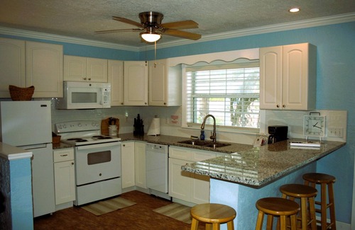 Ruskin Cottage | Pirate's Pointe Resort