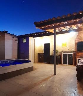 Jardim Praia Grande House | Piscina e Churrasqueira - 8 minuto a pé da Praia