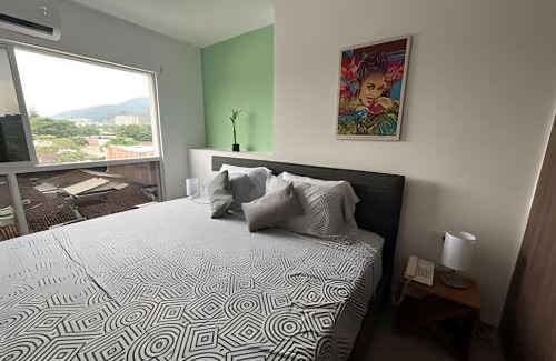 Cali Apartment | Piscina, jacuzzi y vista 360, en La Flora, Cali