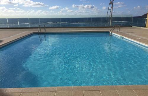 Las Palmas de Gran Canaria Apartment | Piso con piscina y garaje en la Playa de Las Canteras