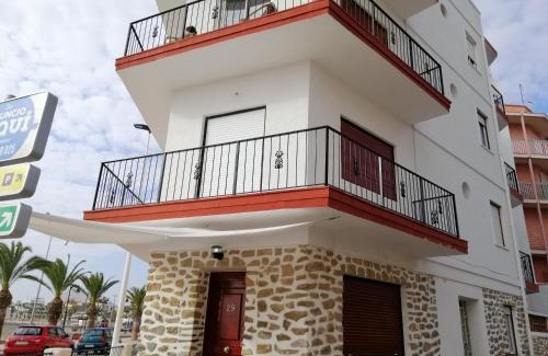 Molino del Chirrete Apartment | Piso en primera línea con wifi y vistas al mar
