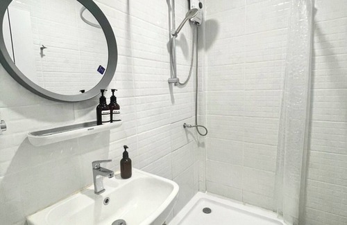 Pattaya Bay Hotel | PJ Hostel & Bar