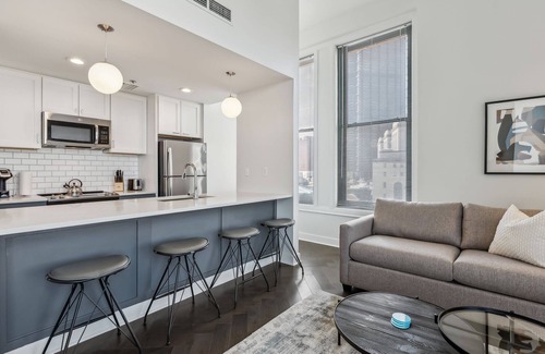 Downtown Pittsburgh Apartment | Placemakr Downtown Pittsburgh at The Pennsylvanian