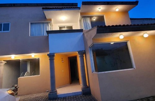 Pachuca House | Placida residencia a pie de la montaña.