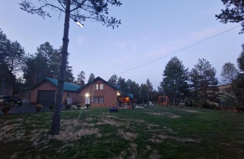 Nisici Ski Chalet | Planinska Kuća Nišićka Visoravan