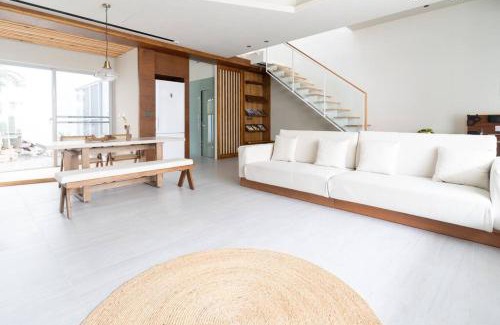 East District Villa | Plant House