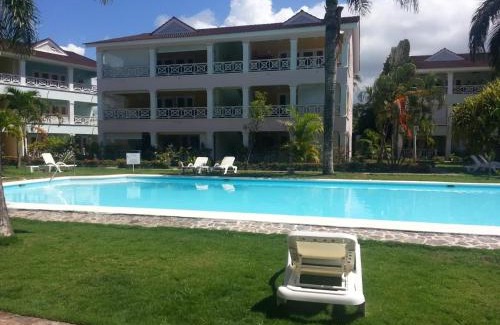 La Iglesia Apartment | Playa Turquesa only 50m From the Beach Walk to all Restaurants