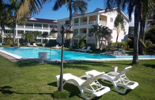 La Iglesia Apartment | Playa Turquesa only 50m From the Beach Walk to all Restaurants