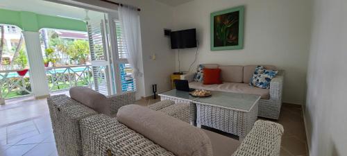 La Iglesia Apartment | Playa Turquesa only 50m From the Beach Walk to all Restaurants