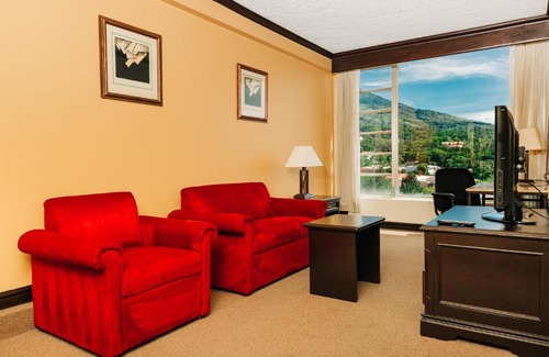 San Salvador Hotel | Plaza Hotel and Suites