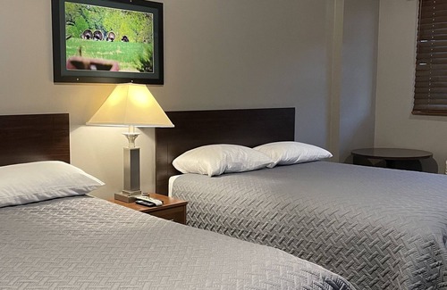 Brown County Hotel | Plaza Inn