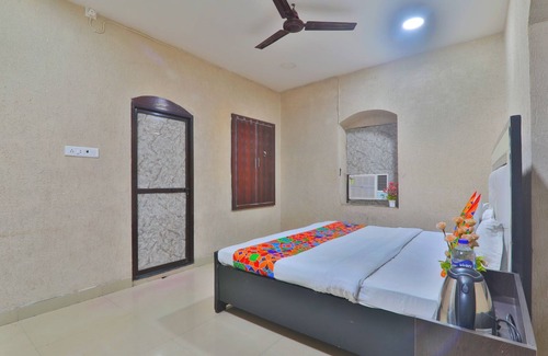 Varanasi Hotel | Pleasant 9-bedroom hotel in Varanasi with a serene atmosphere