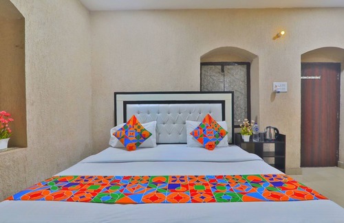 Varanasi Hotel | Pleasant 9-bedroom hotel in Varanasi with a serene atmosphere