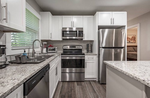 Church Street House | Pleasant and Peaceful Home in Atlanta by Deity Villas