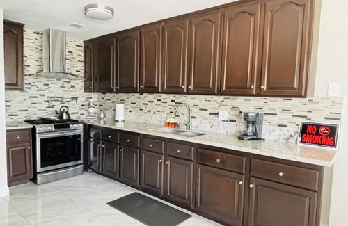 Paradise House | Pleasant and relaxing house close to the Strip