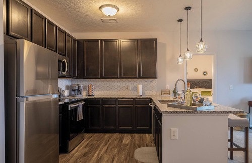 Columbus Apartment | Pleasant Comfy 2/2 Great for Traveling Professionals