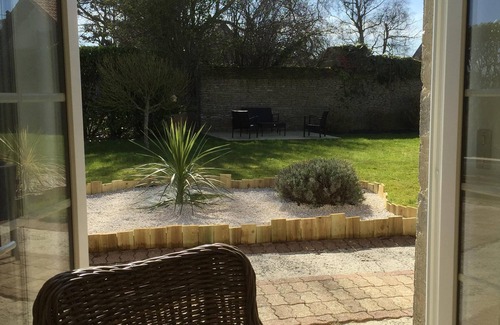 Grandcamp-Maisy Cottage | Pleasant Cottage 6 people in the heart of the landing beaches
