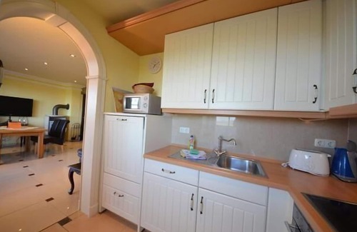 Gross Zicker Apartment | Pleasant Holiday Apartment in Groß Zicker with Private Parking