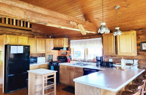 Mauston House | Pleasant View Log Haus