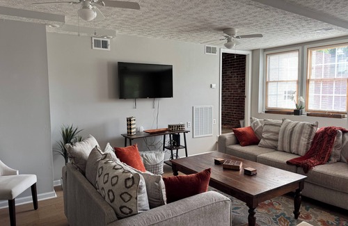 Columbus House | Pleasantly Charming 2-bedroom duplex in Wynnton Village Historic District.