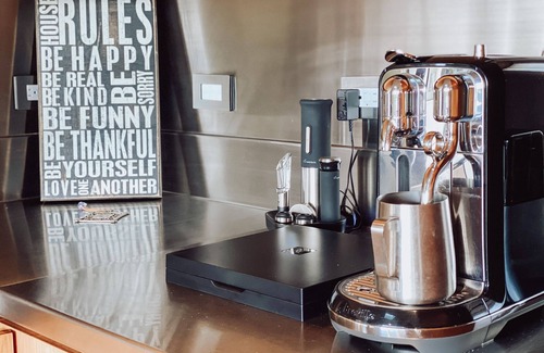 Downtown Honolulu House | PLEASE MESSAGE US, THE CALENDAR IS NOT UPDATED