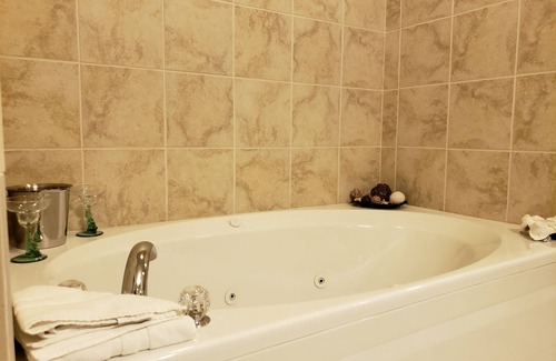 Las Vegas Resort | Pleasing Suite unit at Tahiti Village Las Vegas Strip