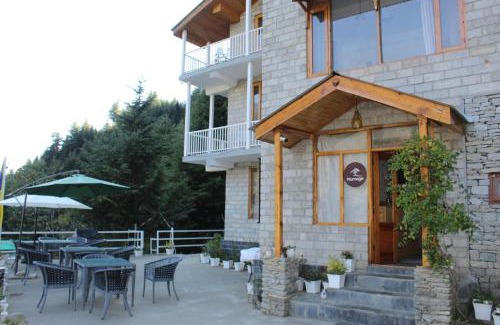 Manali Bed & Breakfast | Plumage
