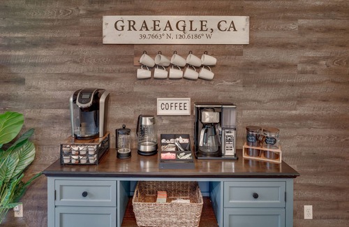 Plumas Eureka Estates House | Plumas Pines Escape - Golf Views + Coffee Bar + Games + Family Friendly