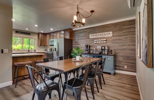 Plumas Eureka Estates House | Plumas Pines Escape - Golf Views + Coffee Bar + Games + Family Friendly