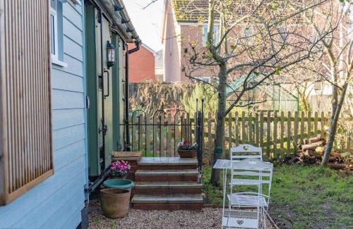 Stuppington House | Plumcot Halt by Bloom Stays