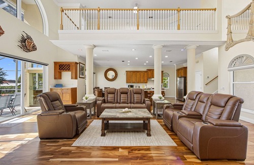 Apollo Beach House | Plunge into Joy & Bayfront Magic at Seaside Escape - Villa Seabird