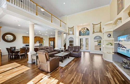 Apollo Beach House | Plunge into Joy & Bayfront Magic at Seaside Escape - Villa Seabird