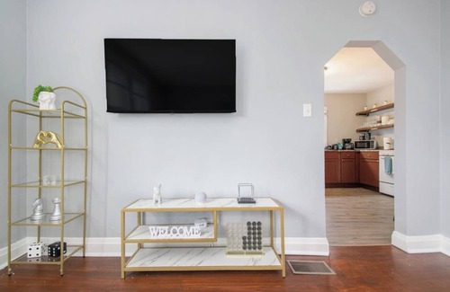 Michigan City Apartment | Plush & Cozy Retreat Private FreeParking