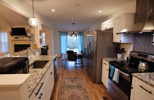 Ladson House | Plush in the Pines- 4br & Game Room!