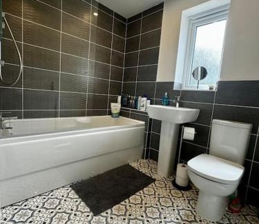 Coxhoe House | Plush, Peaceful, Air Conditioned Double Bedroom and Private Bathroom In Coxhoe, Durham