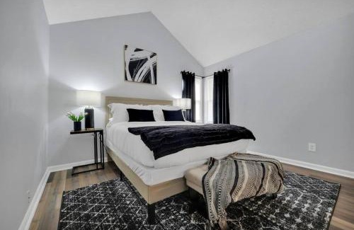 Riverdale House | Plush Two Bedroom Retreat. A Home Away From Home!