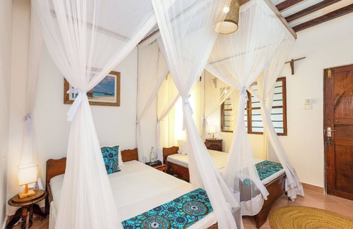 Kiwengwa Hotel | Poa Poa Bungalows