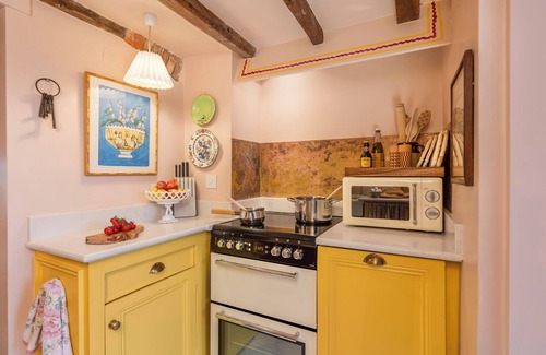 Scawton Cottage | Pocket Cottage Historic Tiny Home Near Village Pubs