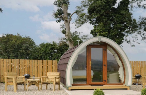 Armoy Cottage | POD 1, romantic, with hot tub in Ballycastle
