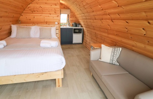 Armoy Cottage | POD 1, romantic, with hot tub in Ballycastle