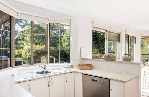 Bawley Point House | Point Break Summary: