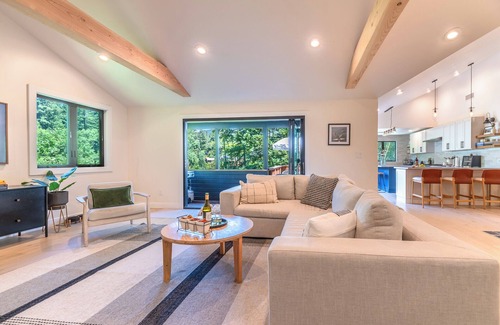 Hacienda House | Point of View~NEW Family Friendly Escape! Private Dock! w/Hot Tub, Pups, WiFi