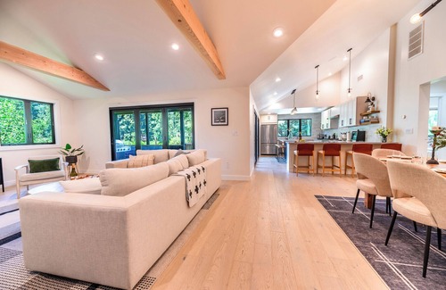 Hacienda House | Point of View~NEW Family Friendly Escape! Private Dock! w/Hot Tub, Pups, WiFi