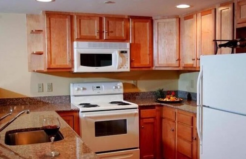 Proctorsville Hotel | Pointe at Castle Hill Resort