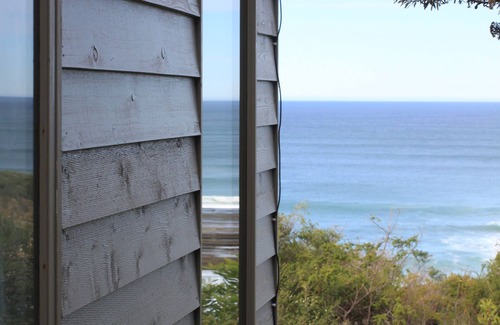 Wongarra Cottage | Points South from the sea on Great Ocean Rd