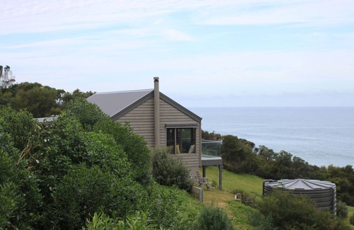 Wongarra Cottage | Points South from the sea on Great Ocean Rd