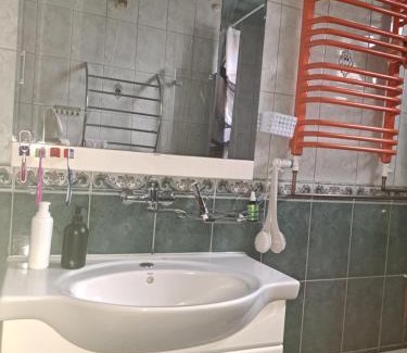 Fabryczna Other | Pokój w domu z oranżerią i śniadaniem