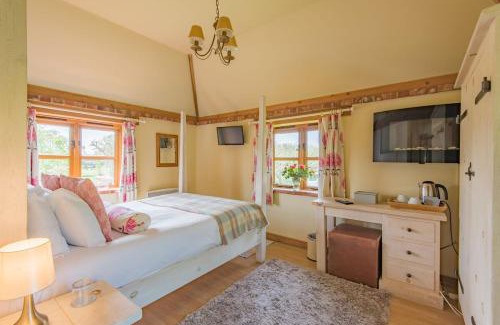 Abbess Roding House | Pond Cottage by Keepers Cottages