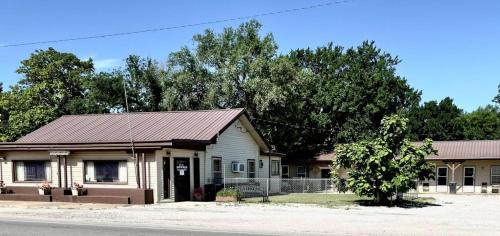 Pond Creek Hotel | Pond Creek Inn